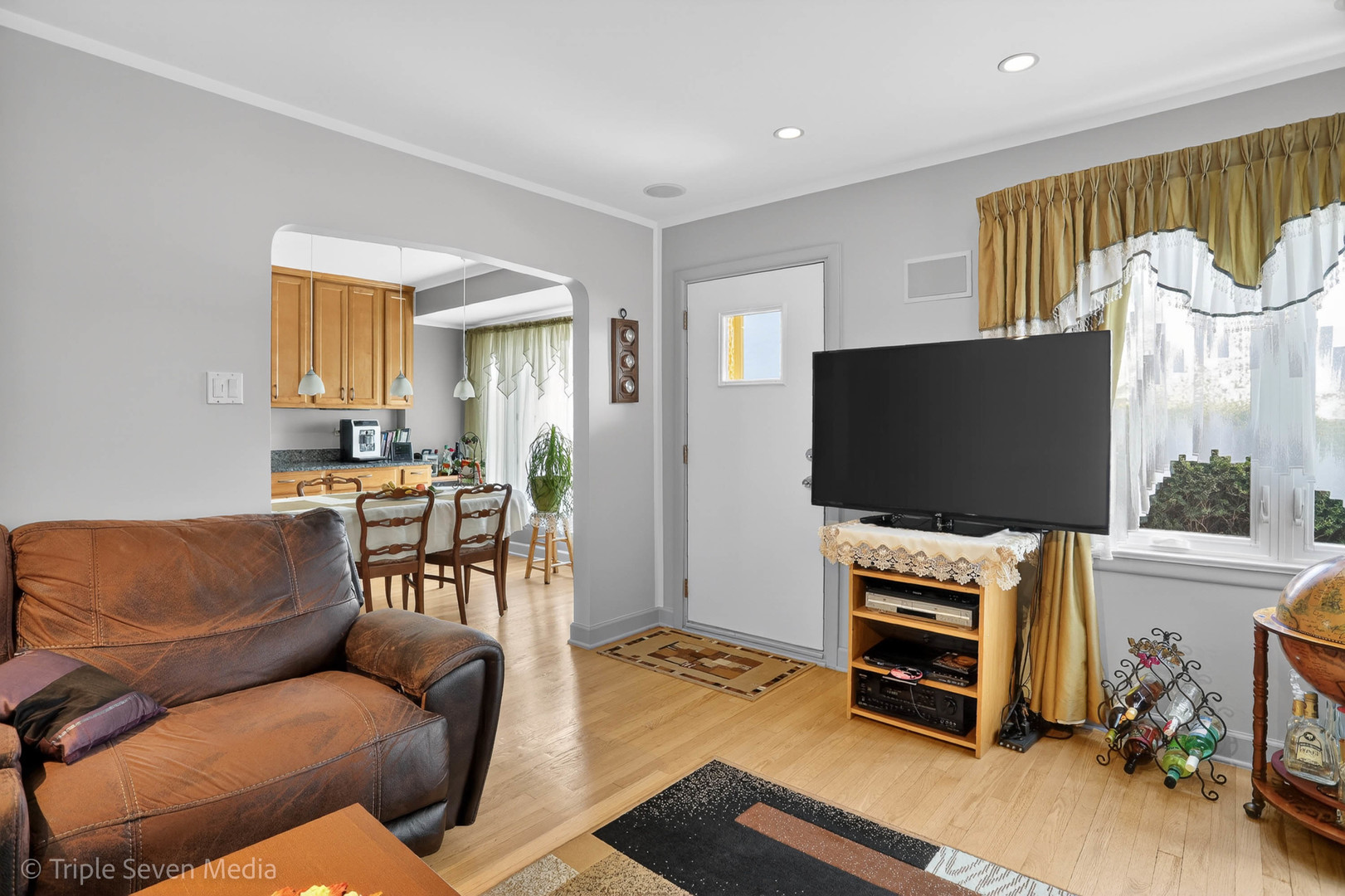 5022 S Leclaire Avenue, Chicago, IL 60638