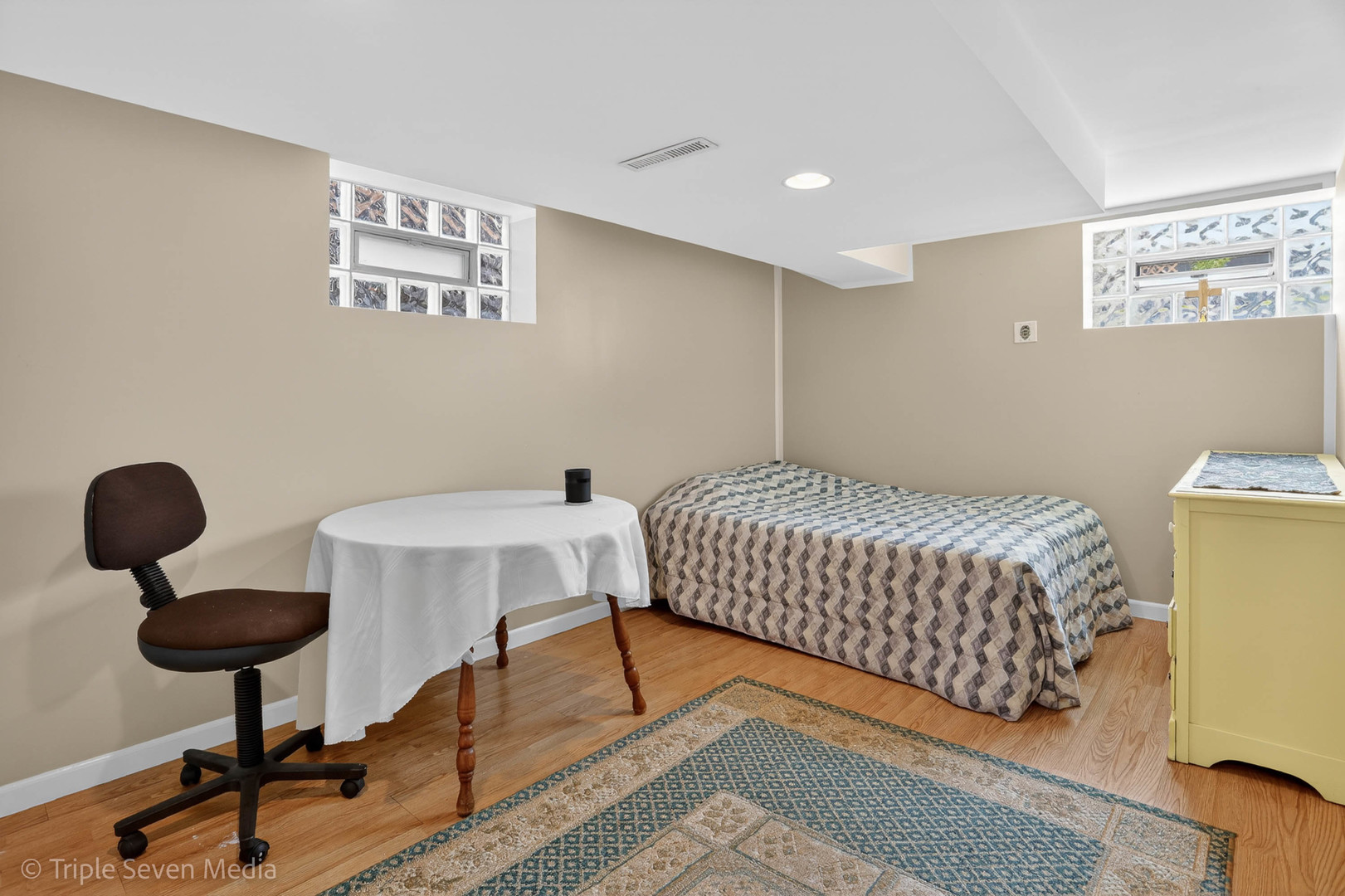 5022 S Leclaire Avenue, Chicago, IL 60638