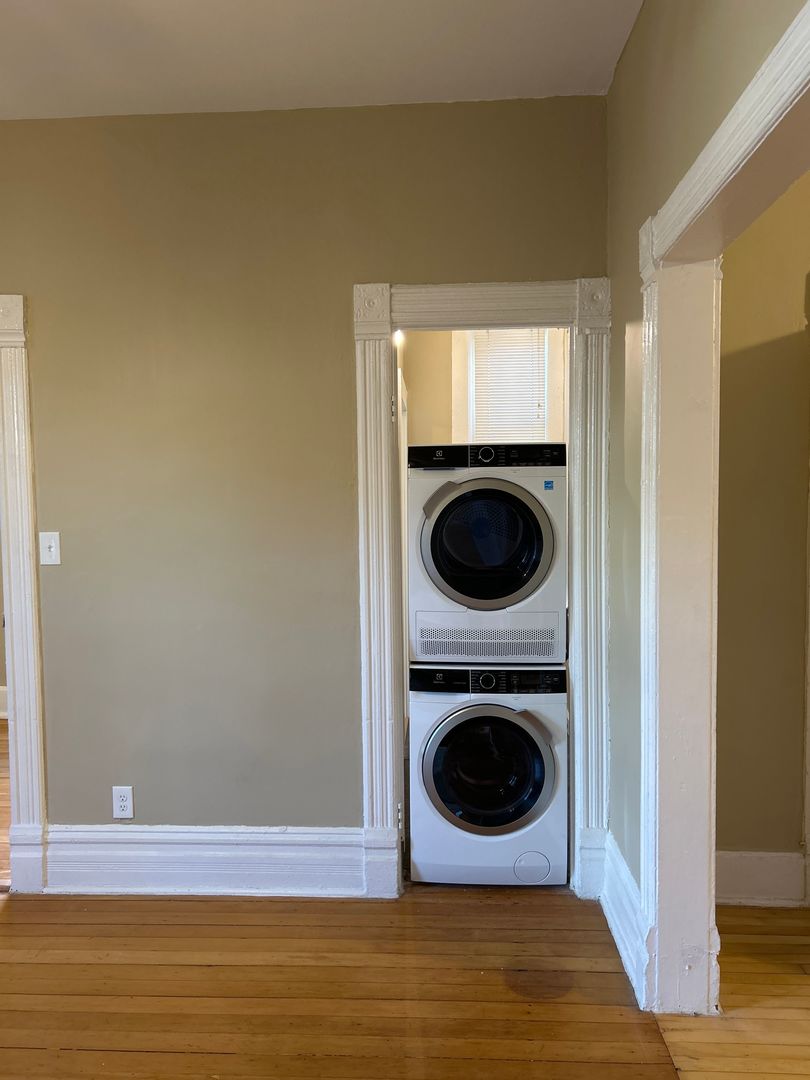 862 N Hermitage Avenue #1R, Chicago, IL 60622