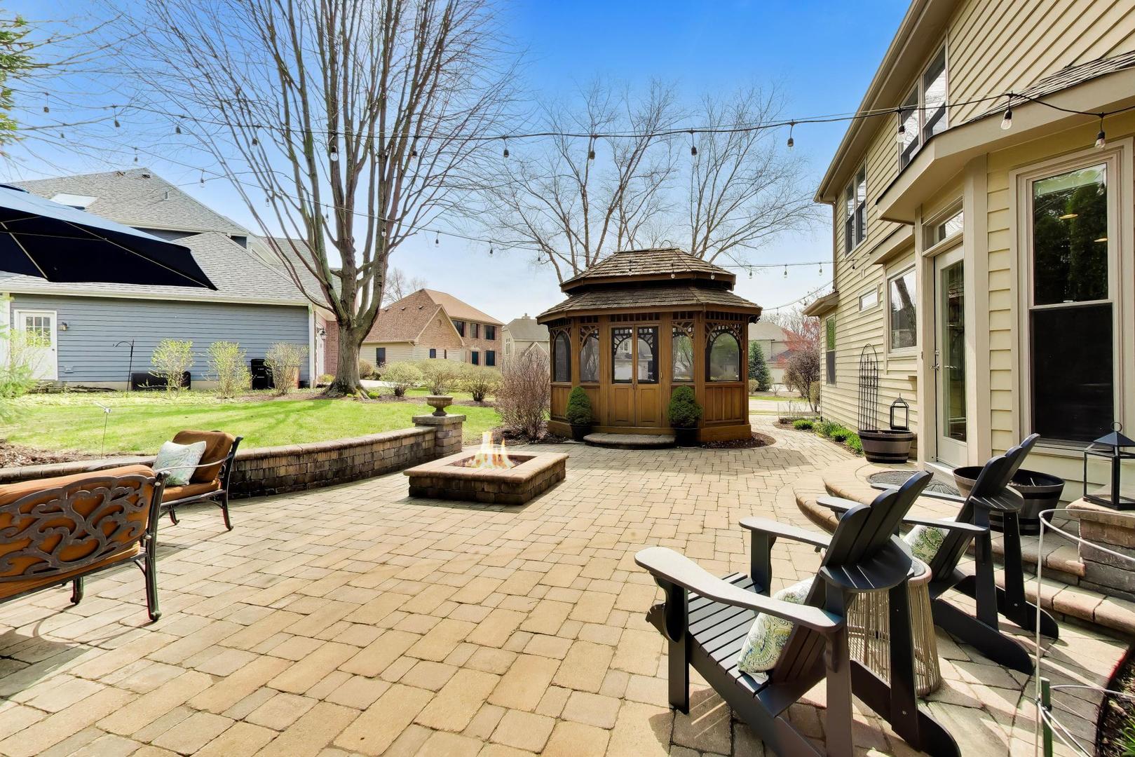 26W363 Torrey Pines Court, Winfield, IL 60190