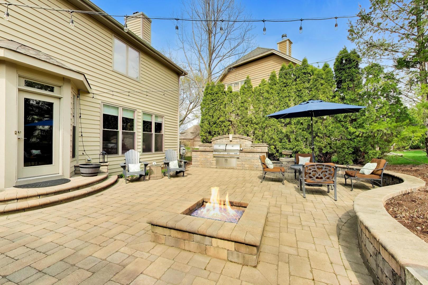 26W363 Torrey Pines Court, Winfield, IL 60190