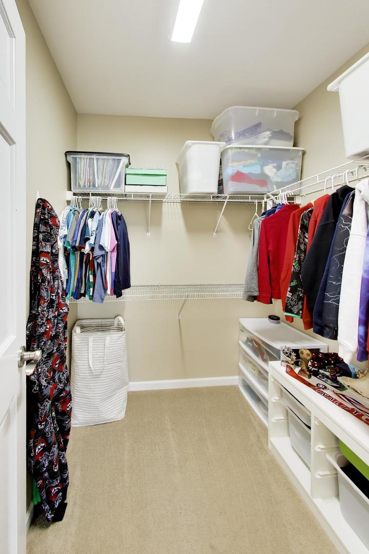 26W363 Torrey Pines Court, Winfield, IL 60190