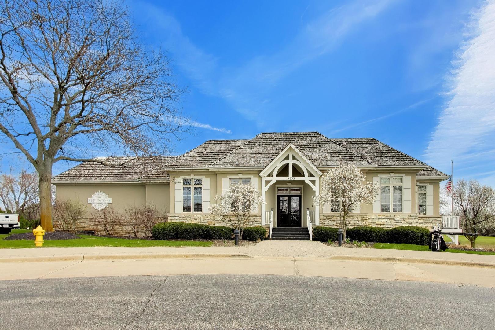 26W363 Torrey Pines Court, Winfield, IL 60190