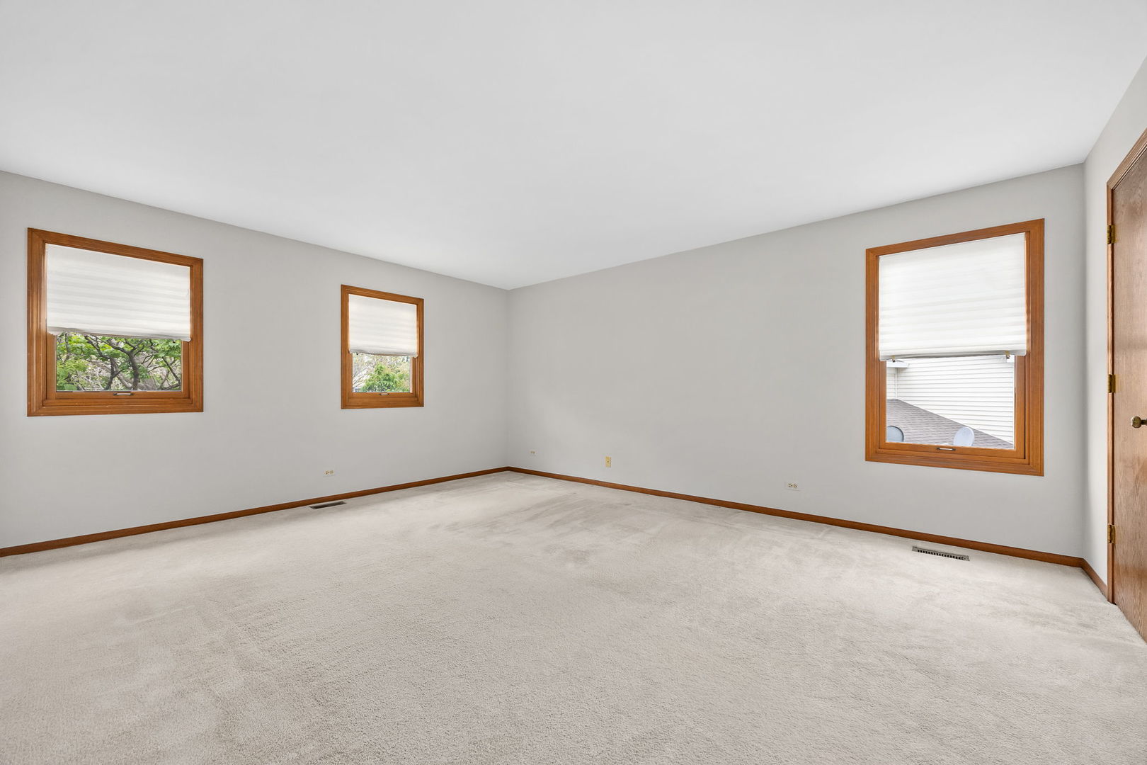 1690 Wildwood Lane, Hanover Park, IL 60133