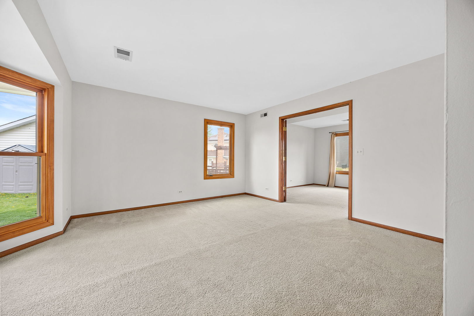 1690 Wildwood Lane, Hanover Park, IL 60133