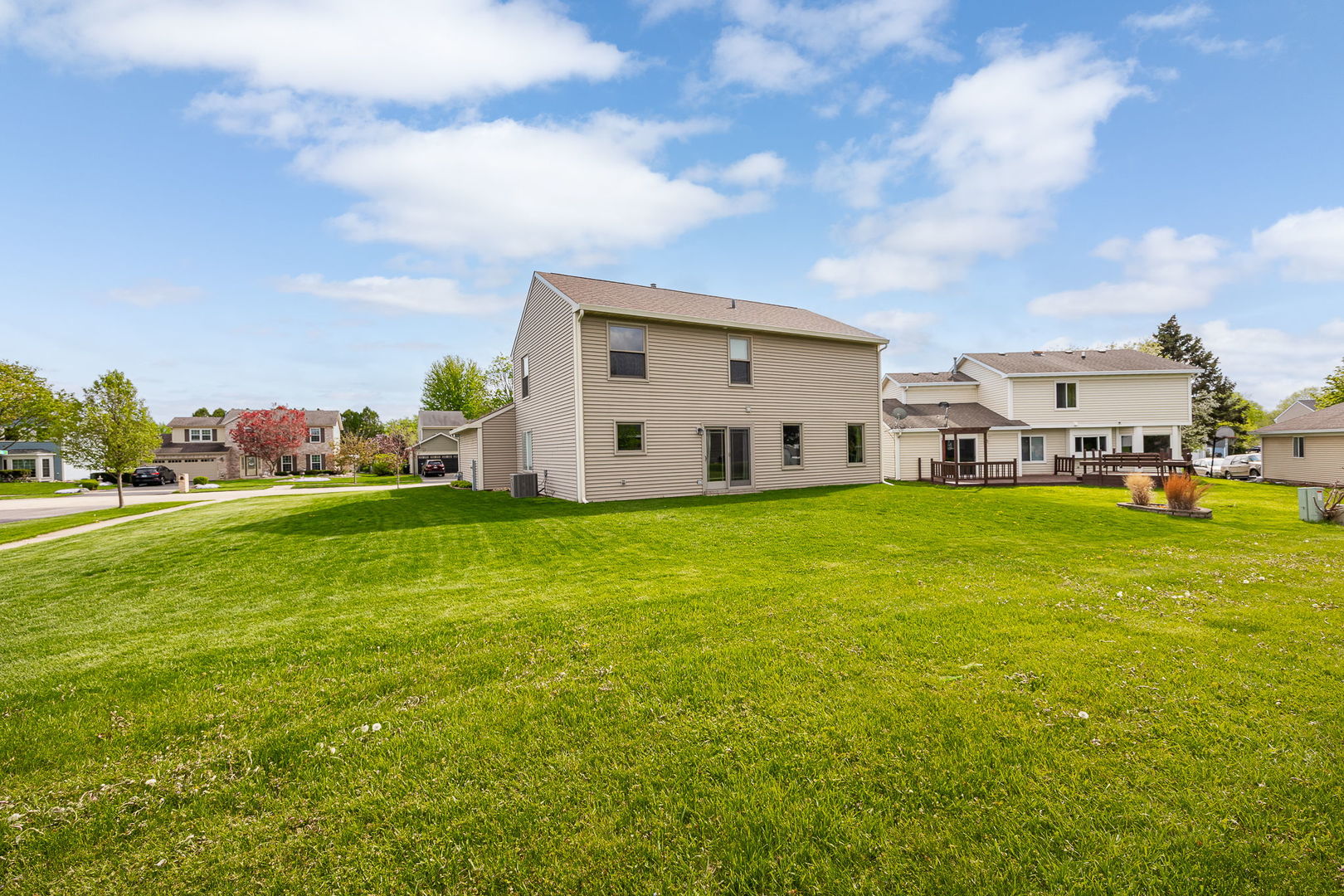 1690 Wildwood Lane, Hanover Park, IL 60133