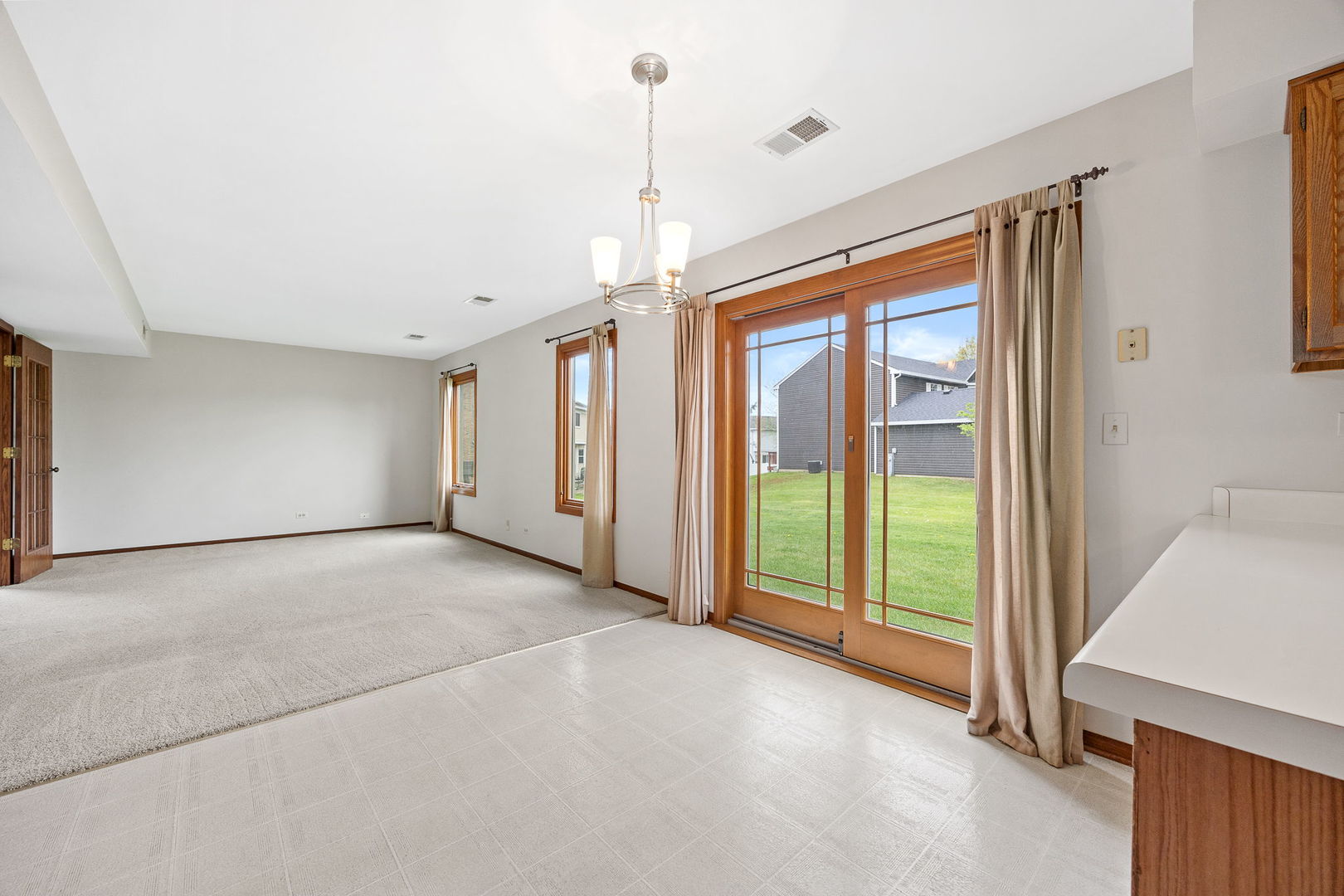 1690 Wildwood Lane, Hanover Park, IL 60133