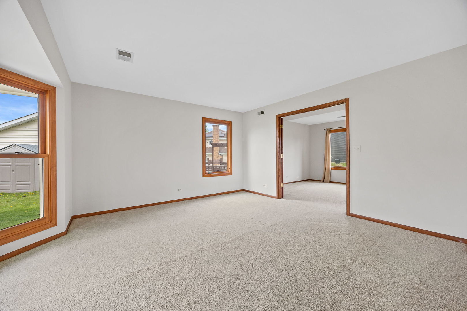 1690 Wildwood Lane, Hanover Park, IL 60133