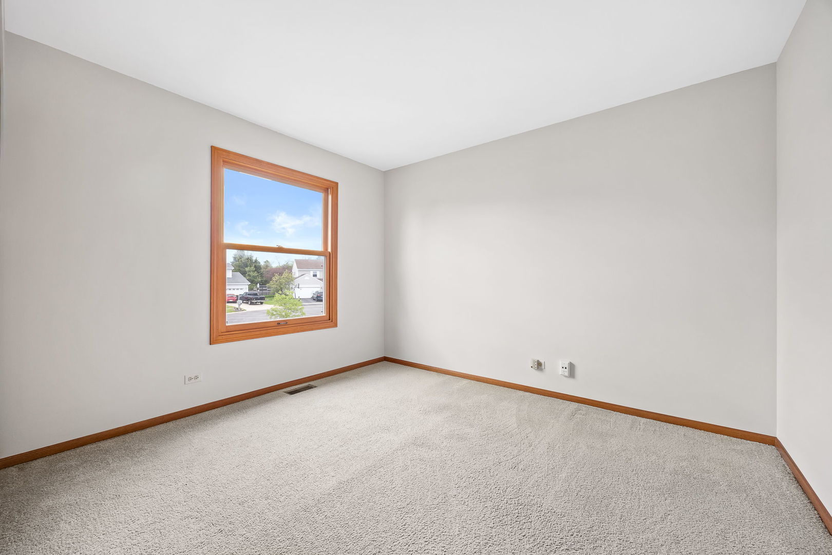 1690 Wildwood Lane, Hanover Park, IL 60133