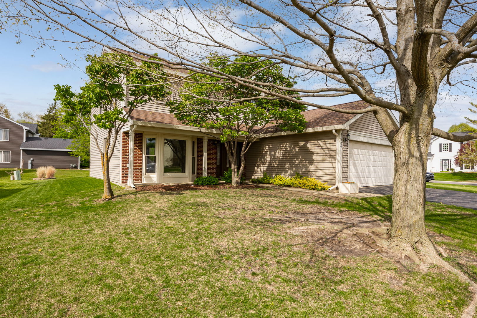 1690 Wildwood Lane, Hanover Park, IL 60133