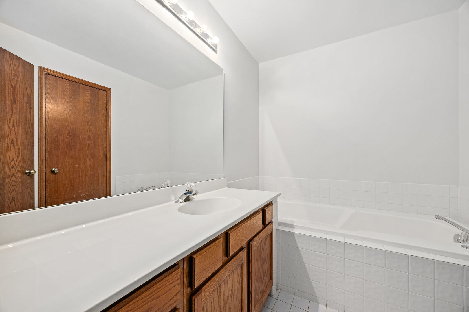 1690 Wildwood Lane, Hanover Park, IL 60133