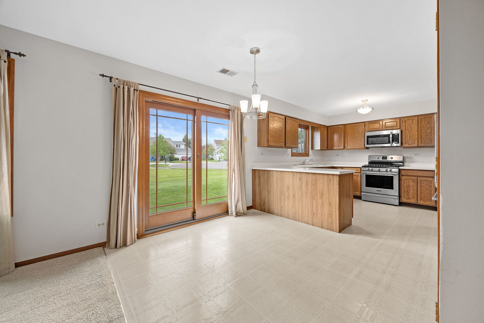 1690 Wildwood Lane, Hanover Park, IL 60133