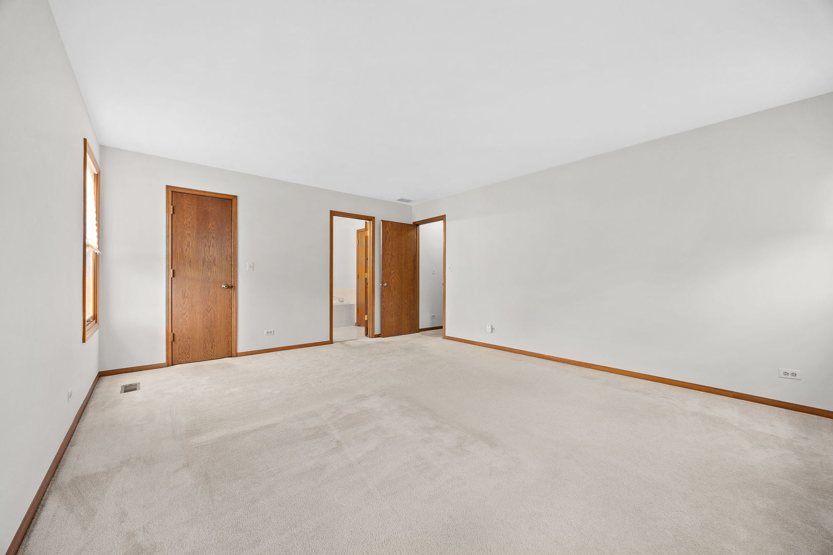 1690 Wildwood Lane, Hanover Park, IL 60133