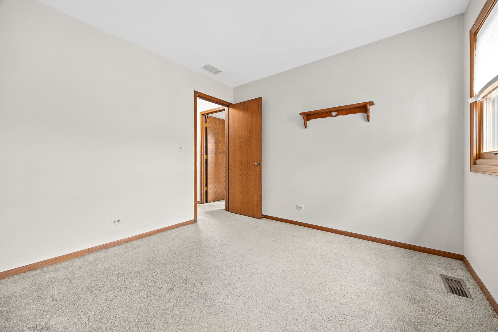 1690 Wildwood Lane, Hanover Park, IL 60133