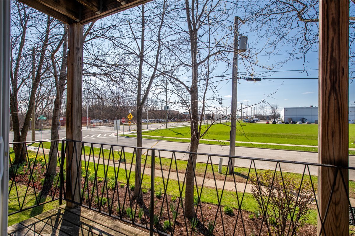 5740 East Avenue #2F, Countryside, IL 60525