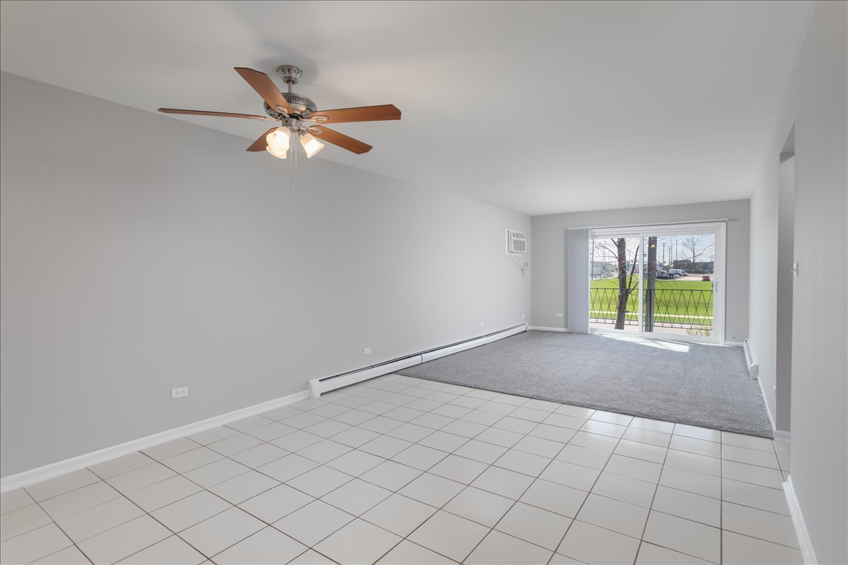 5740 East Avenue #2F, Countryside, IL 60525