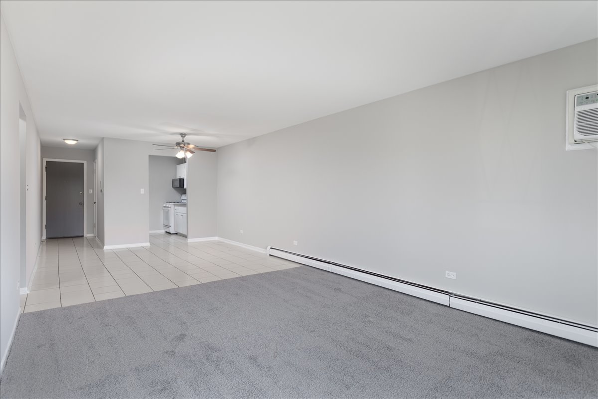 5740 East Avenue #2F, Countryside, IL 60525