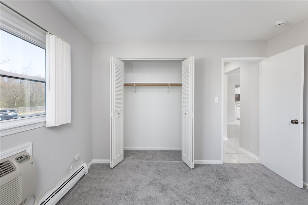 5740 East Avenue #2F, Countryside, IL 60525