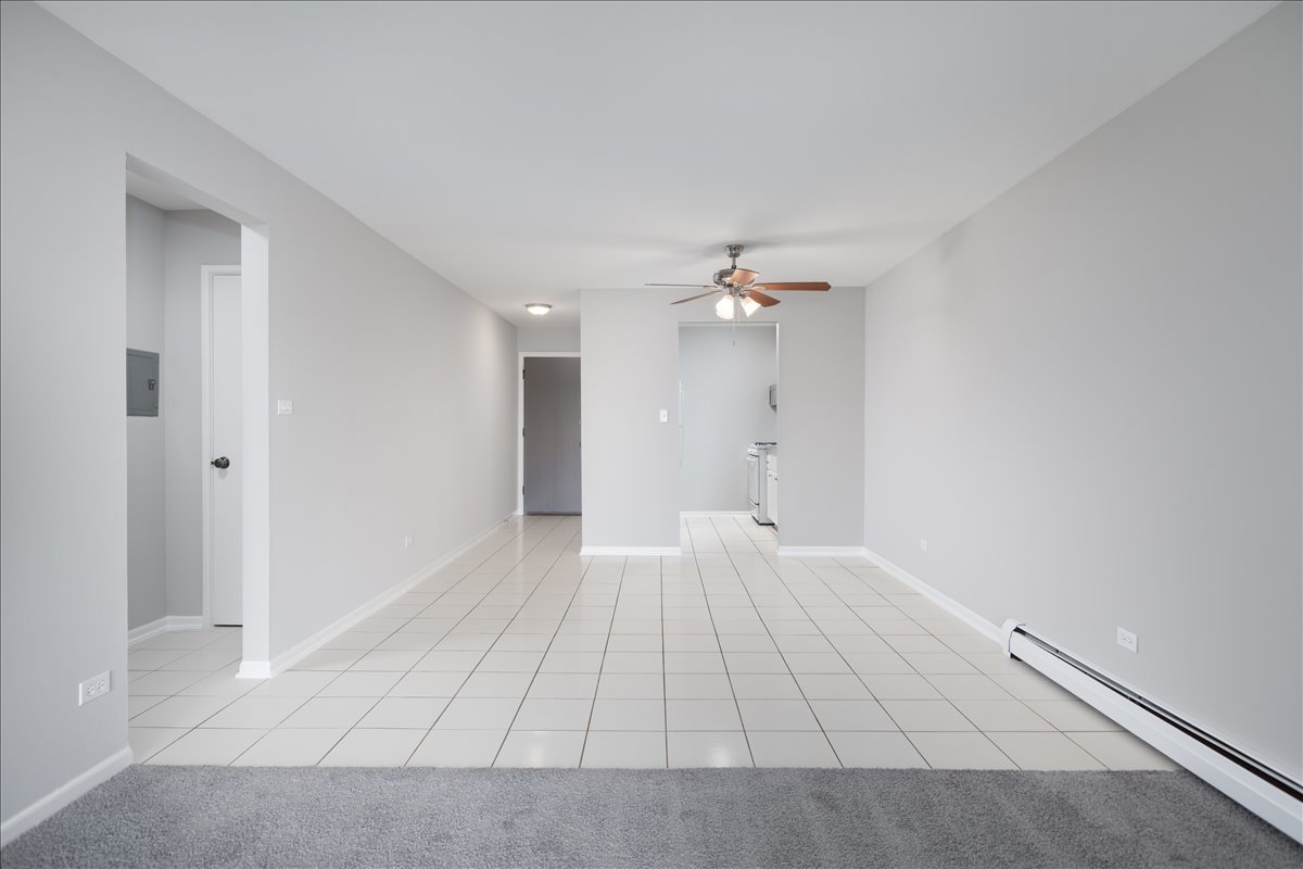 5740 East Avenue #2F, Countryside, IL 60525