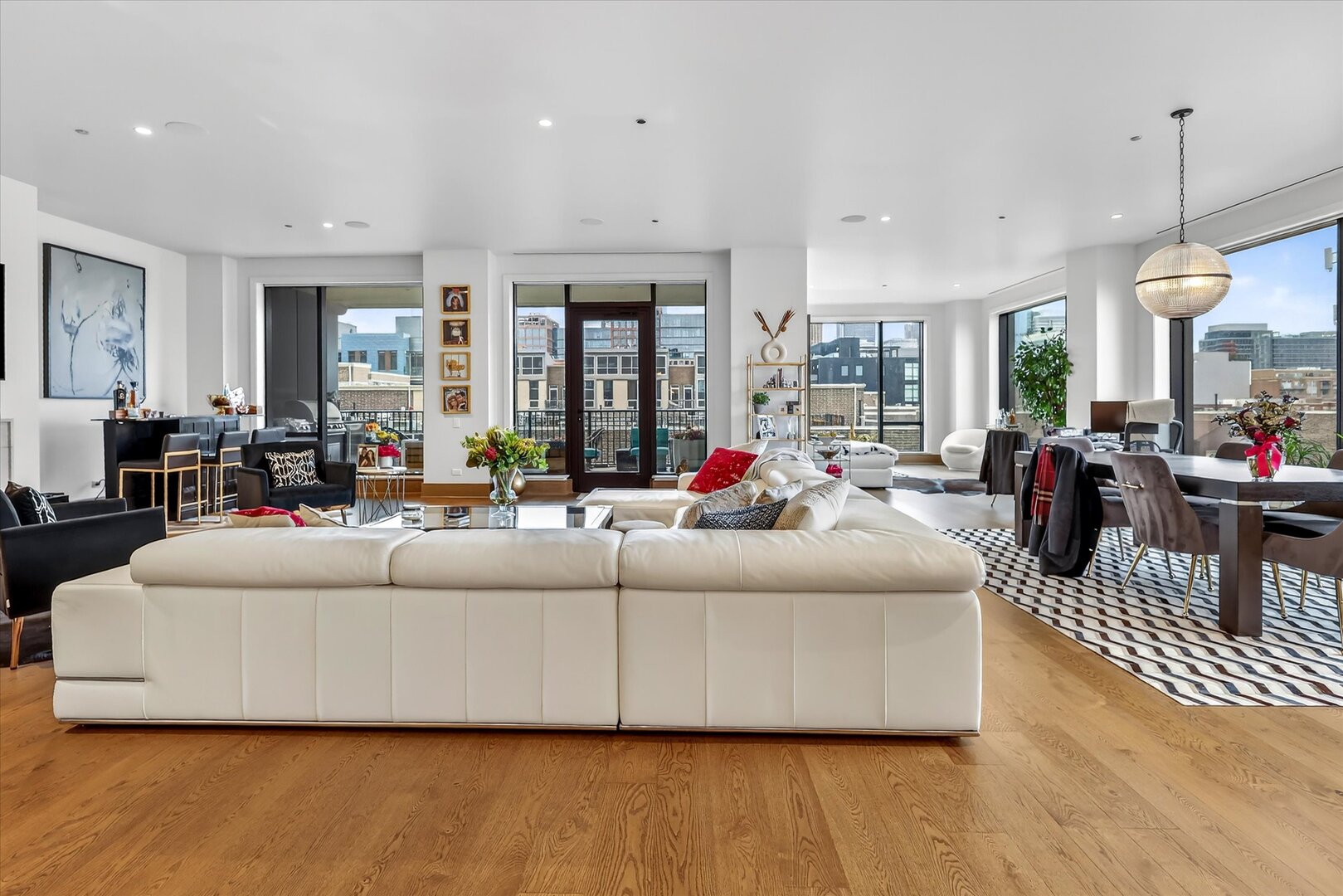 21 N May Street #501, Chicago, IL 60607