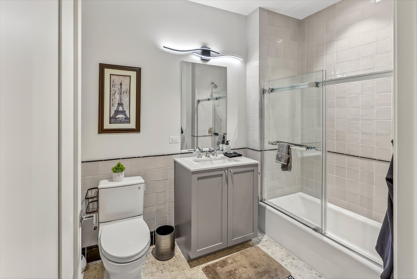 21 N May Street #501, Chicago, IL 60607