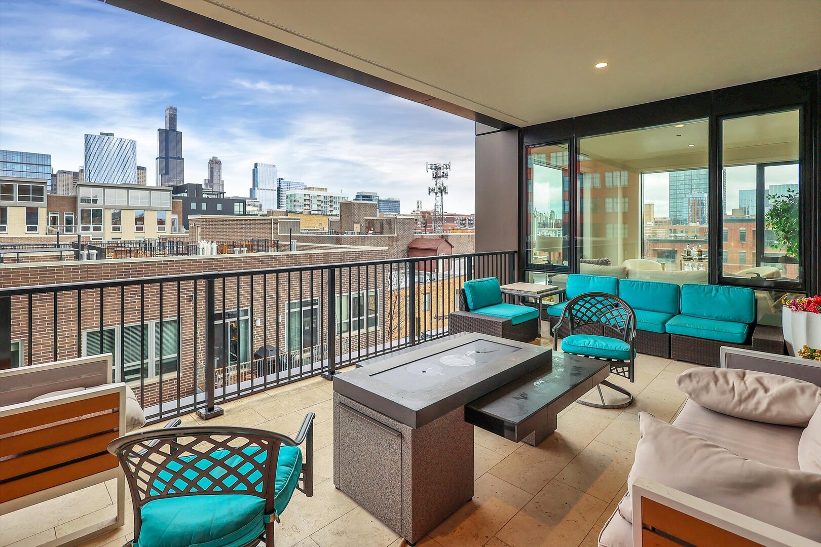 21 N May Street #501, Chicago, IL 60607