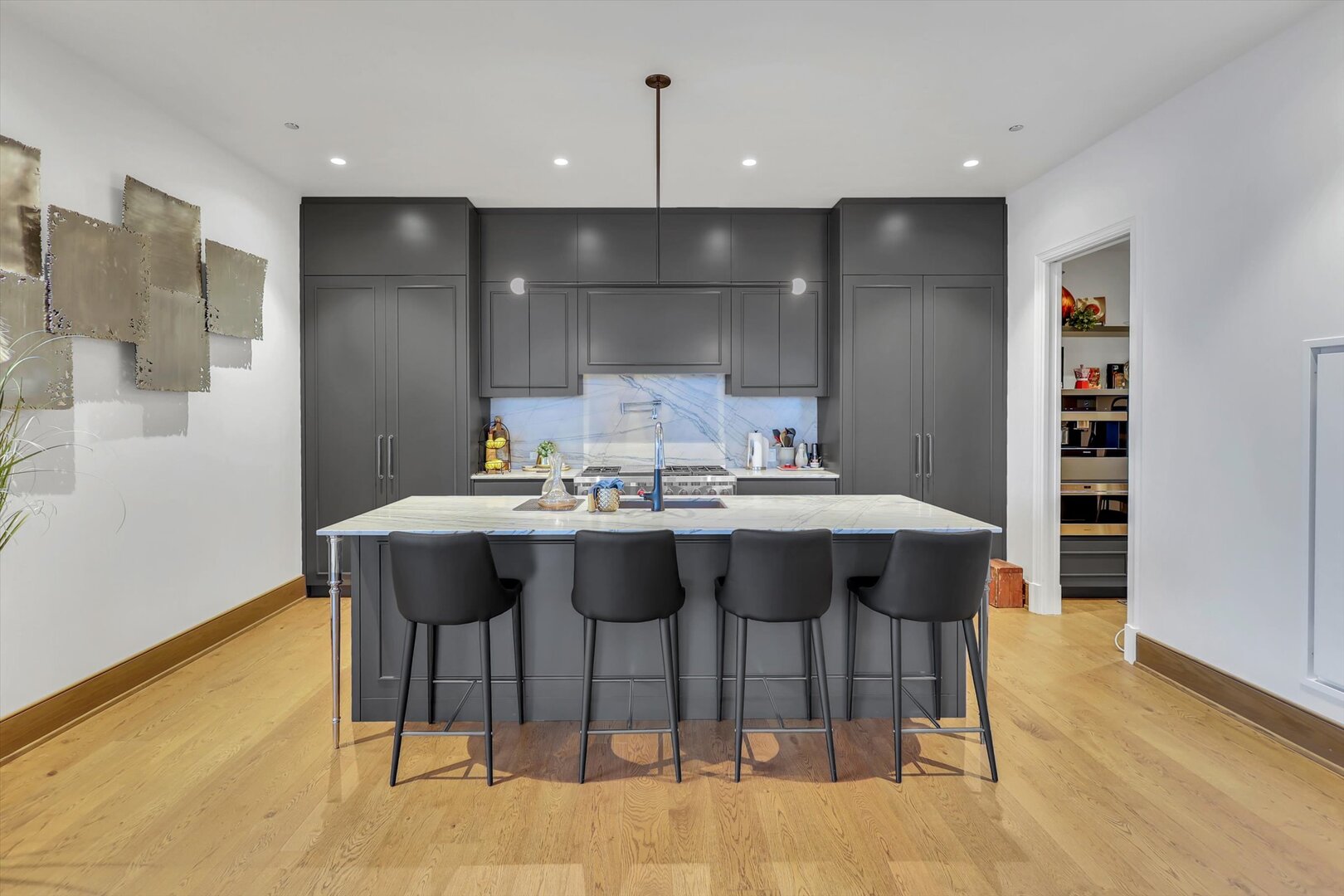 21 N May Street #501, Chicago, IL 60607