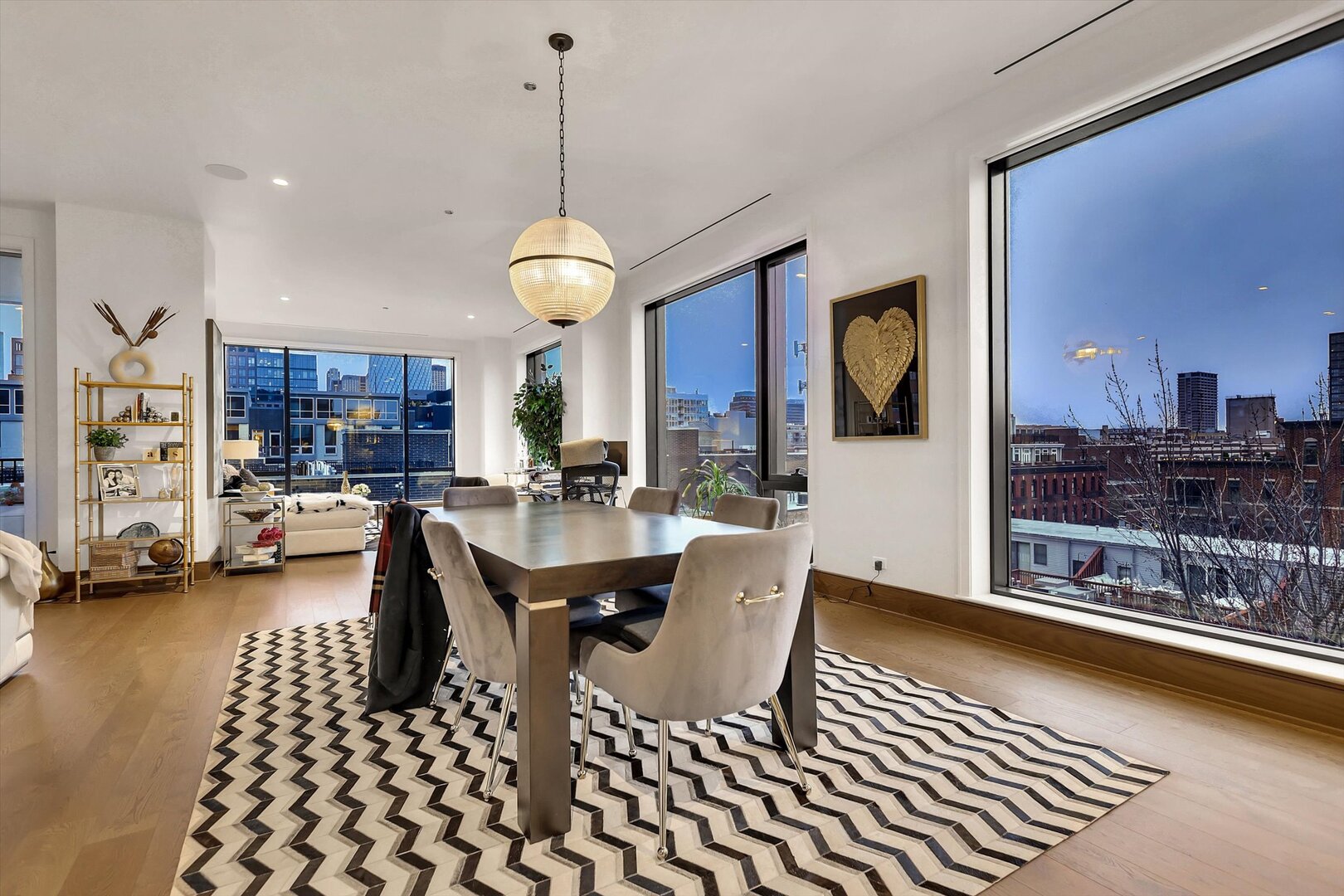 21 N May Street #501, Chicago, IL 60607