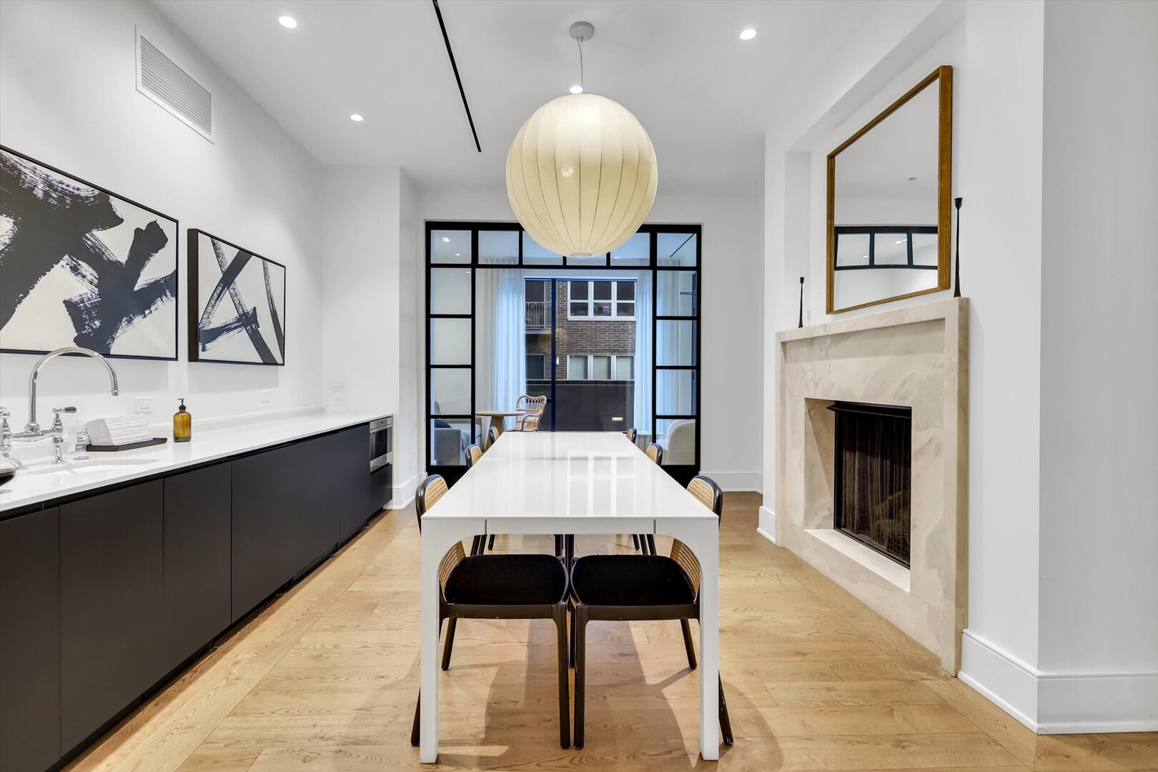 21 N May Street #501, Chicago, IL 60607