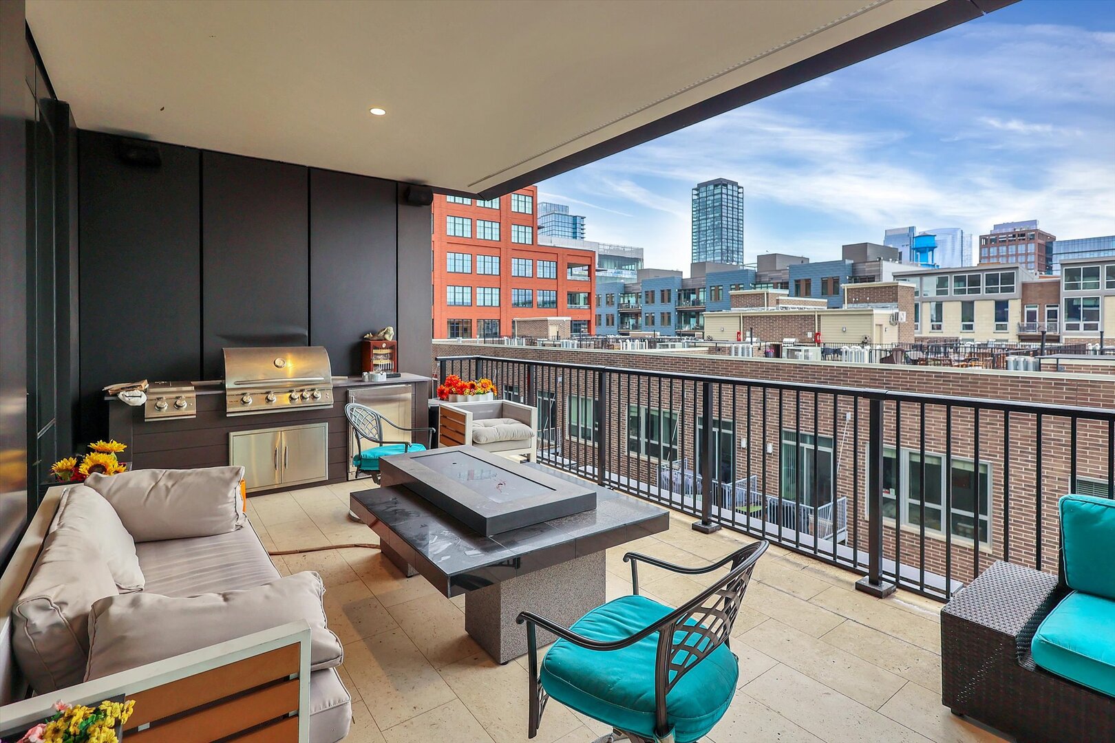 21 N May Street #501, Chicago, IL 60607