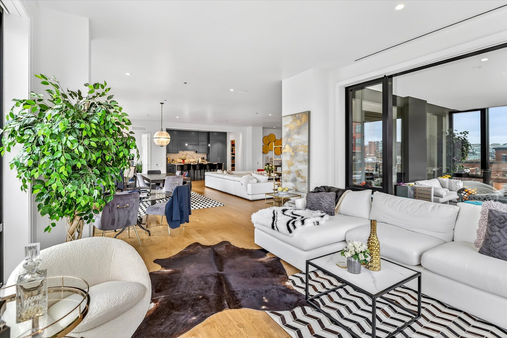 21 N May Street #501, Chicago, IL 60607