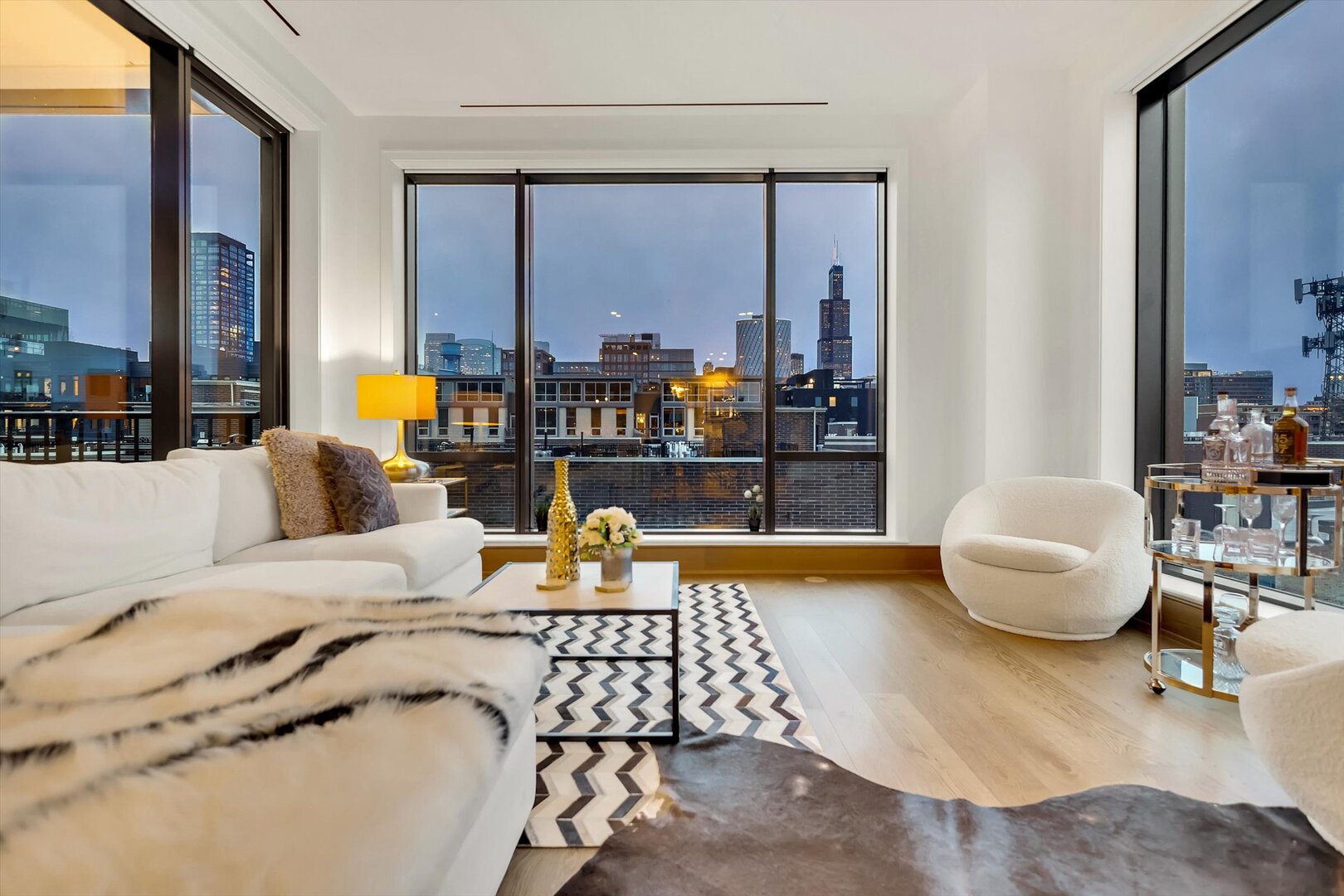 21 N May Street #501, Chicago, IL 60607