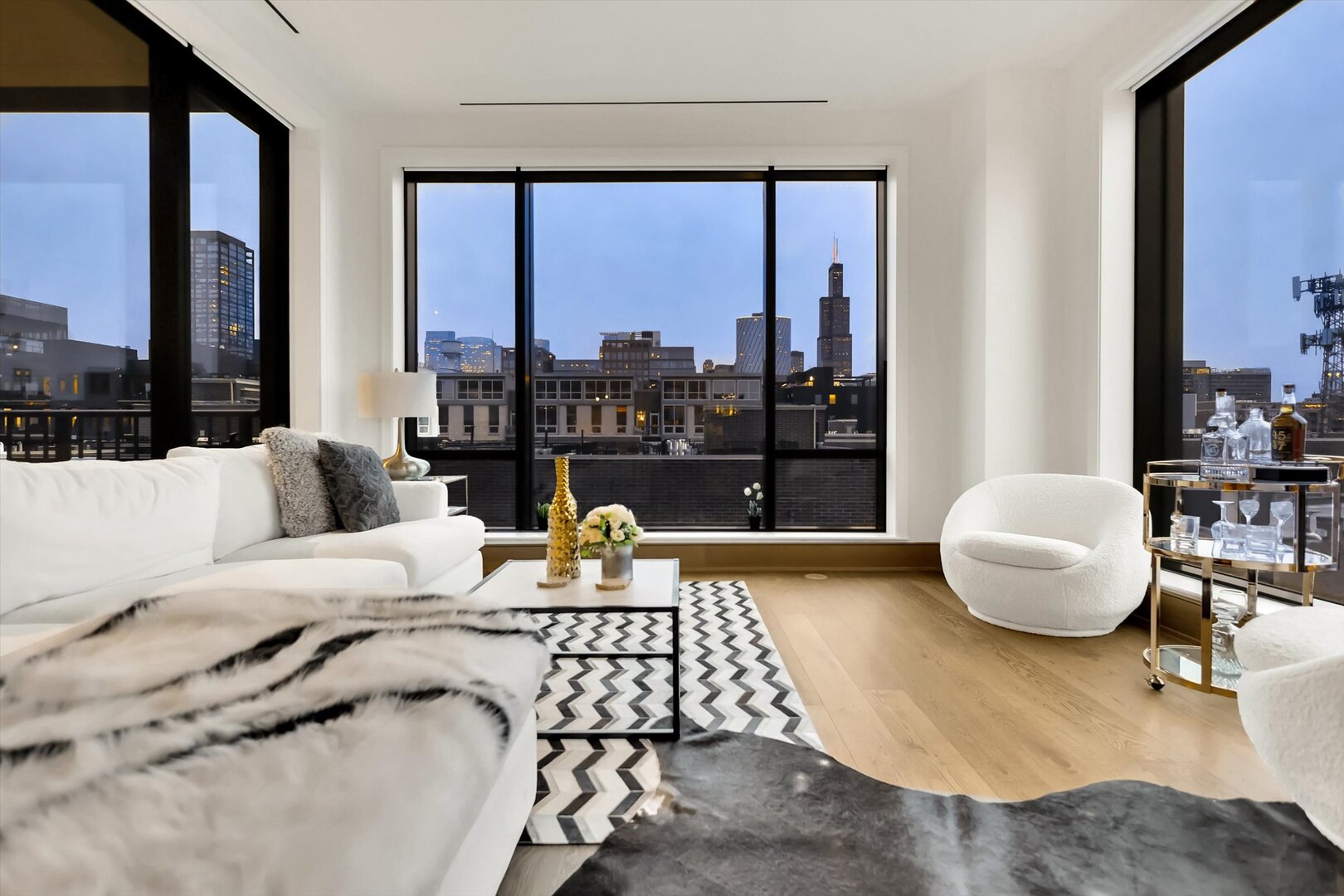 21 N May Street #501, Chicago, IL 60607