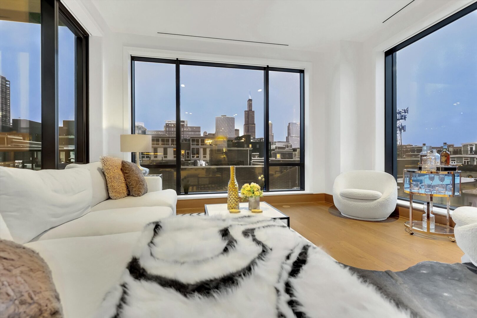 21 N May Street #501, Chicago, IL 60607