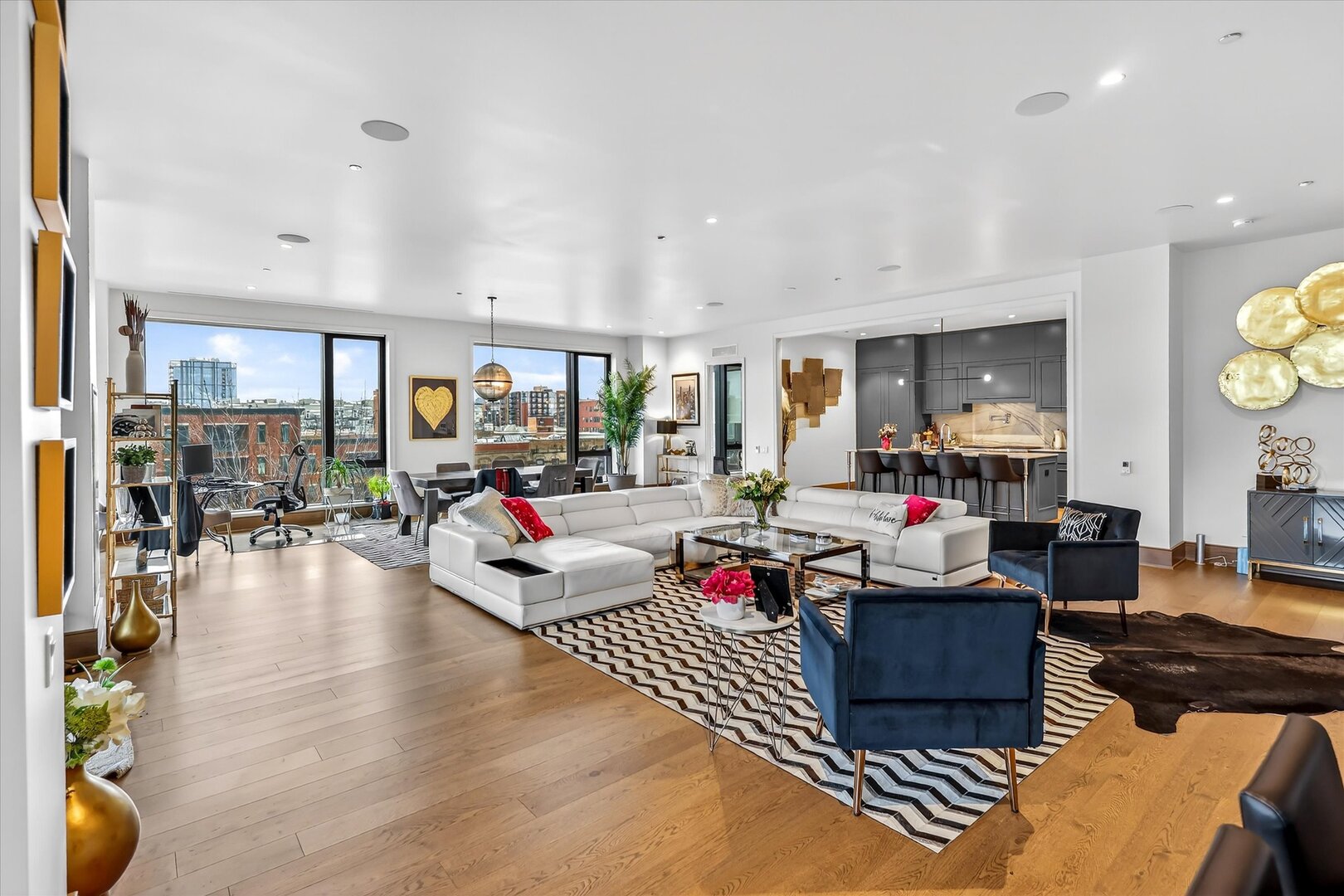 21 N May Street #501, Chicago, IL 60607