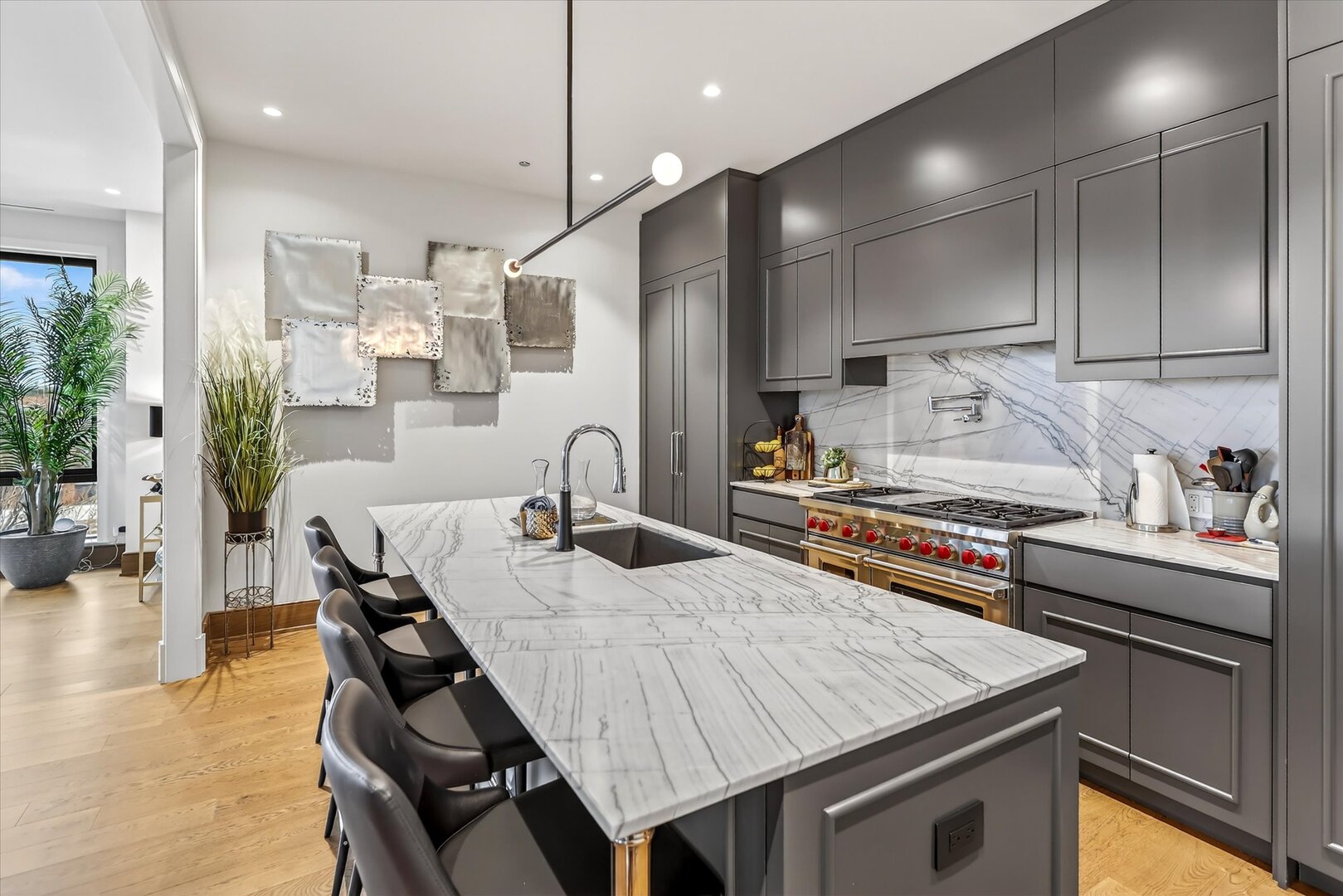 21 N May Street #501, Chicago, IL 60607