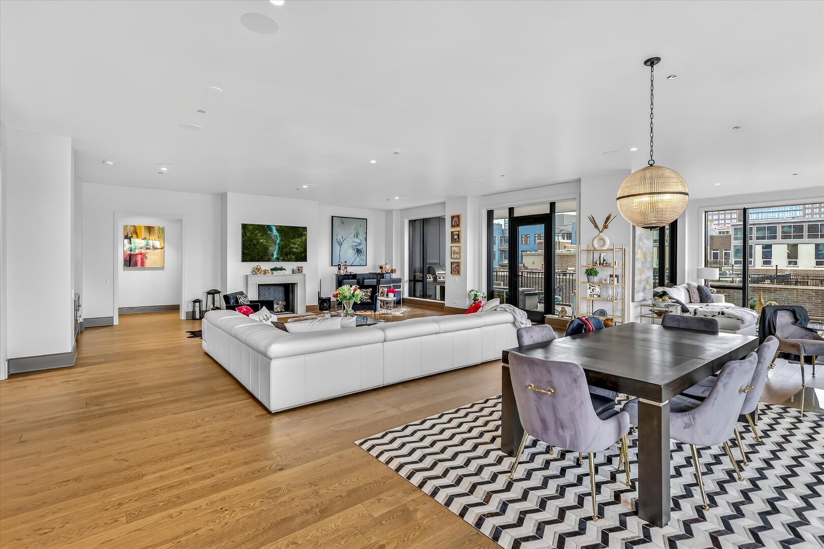 21 N May Street #501, Chicago, IL 60607