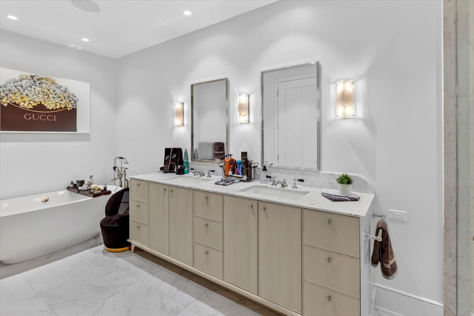 21 N May Street #501, Chicago, IL 60607