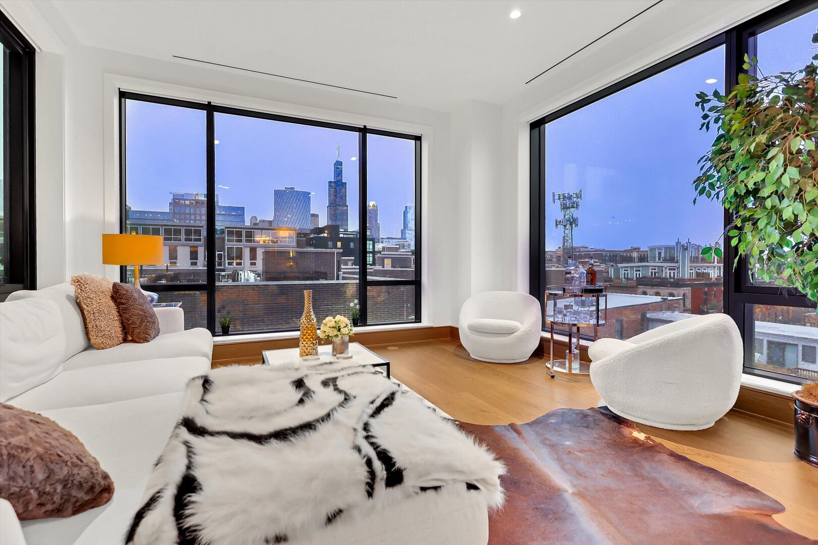 21 N May Street #501, Chicago, IL 60607