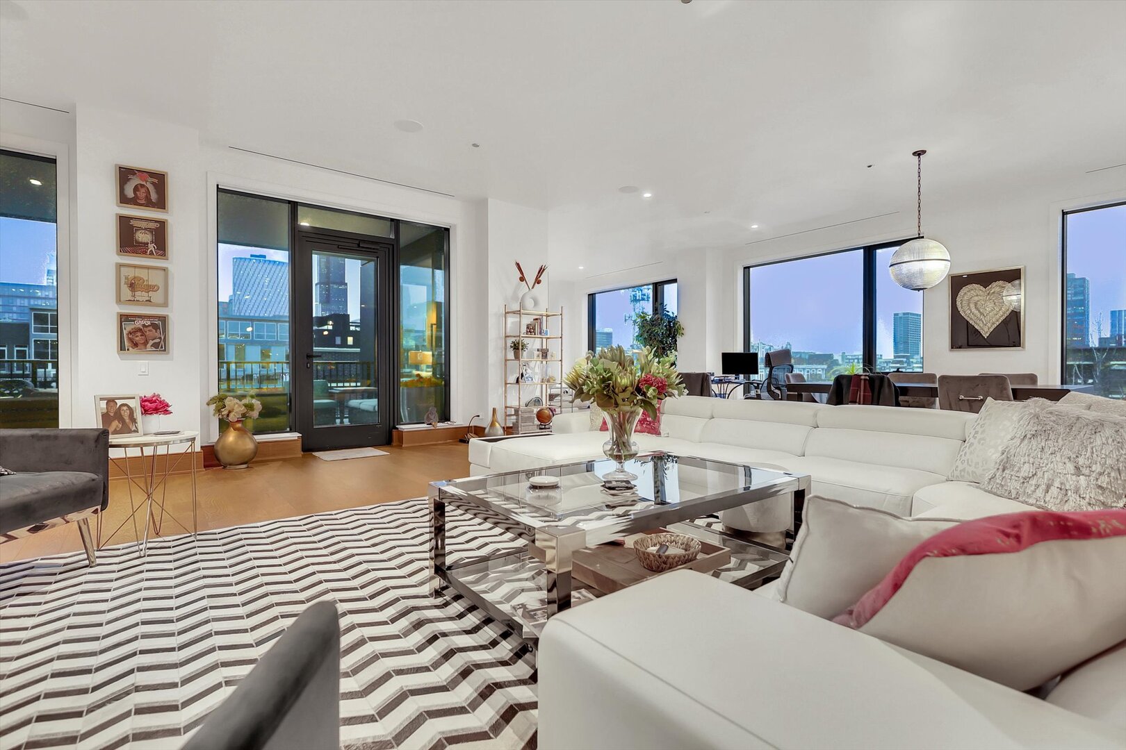 21 N May Street #501, Chicago, IL 60607