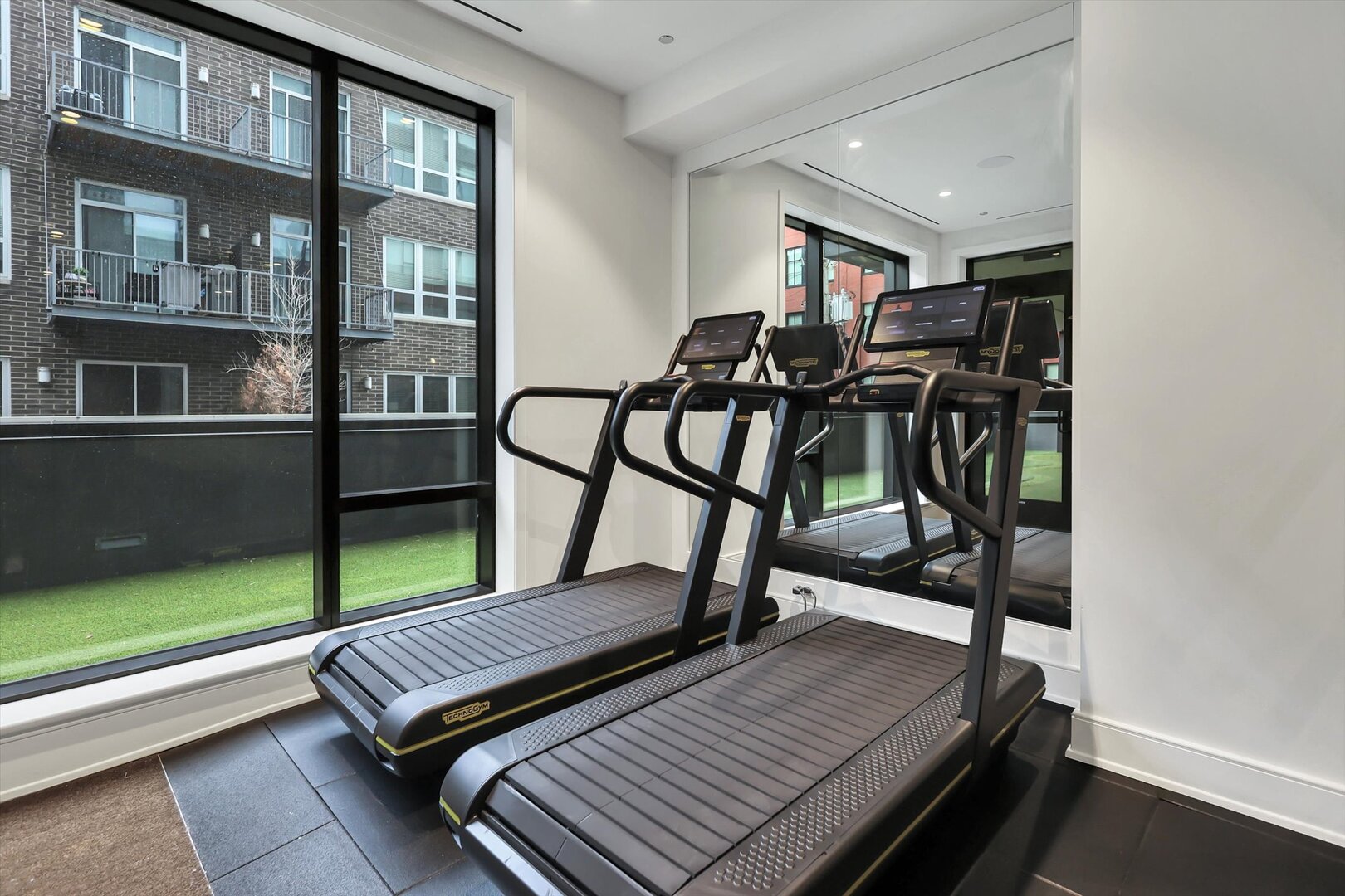 21 N May Street #501, Chicago, IL 60607