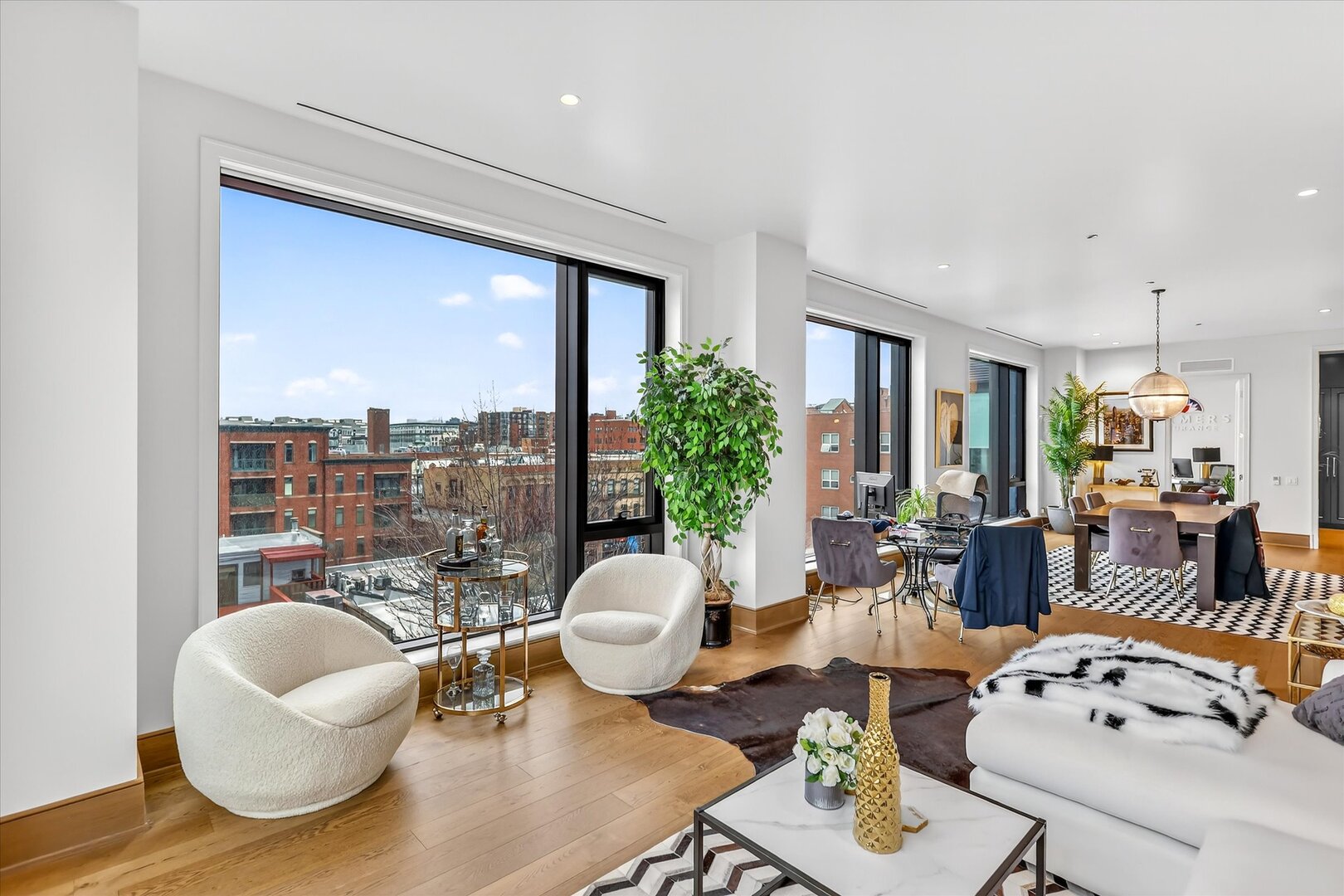 21 N May Street #501, Chicago, IL 60607