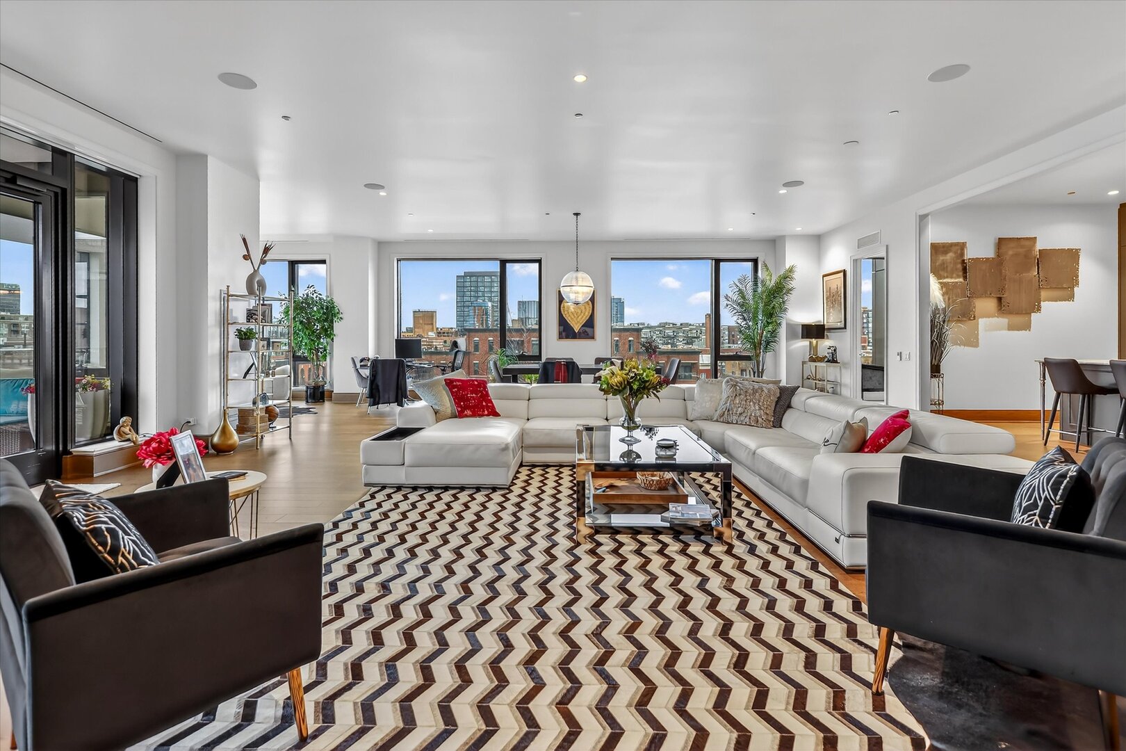 21 N May Street #501, Chicago, IL 60607