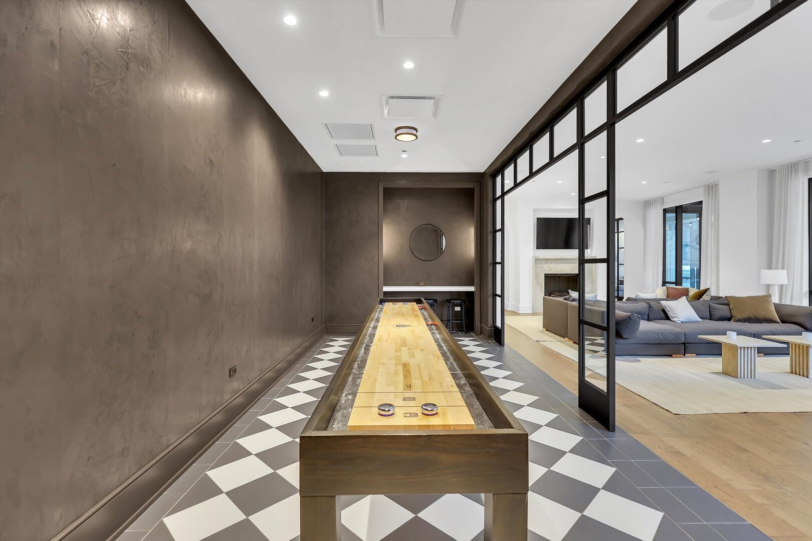 21 N May Street #501, Chicago, IL 60607