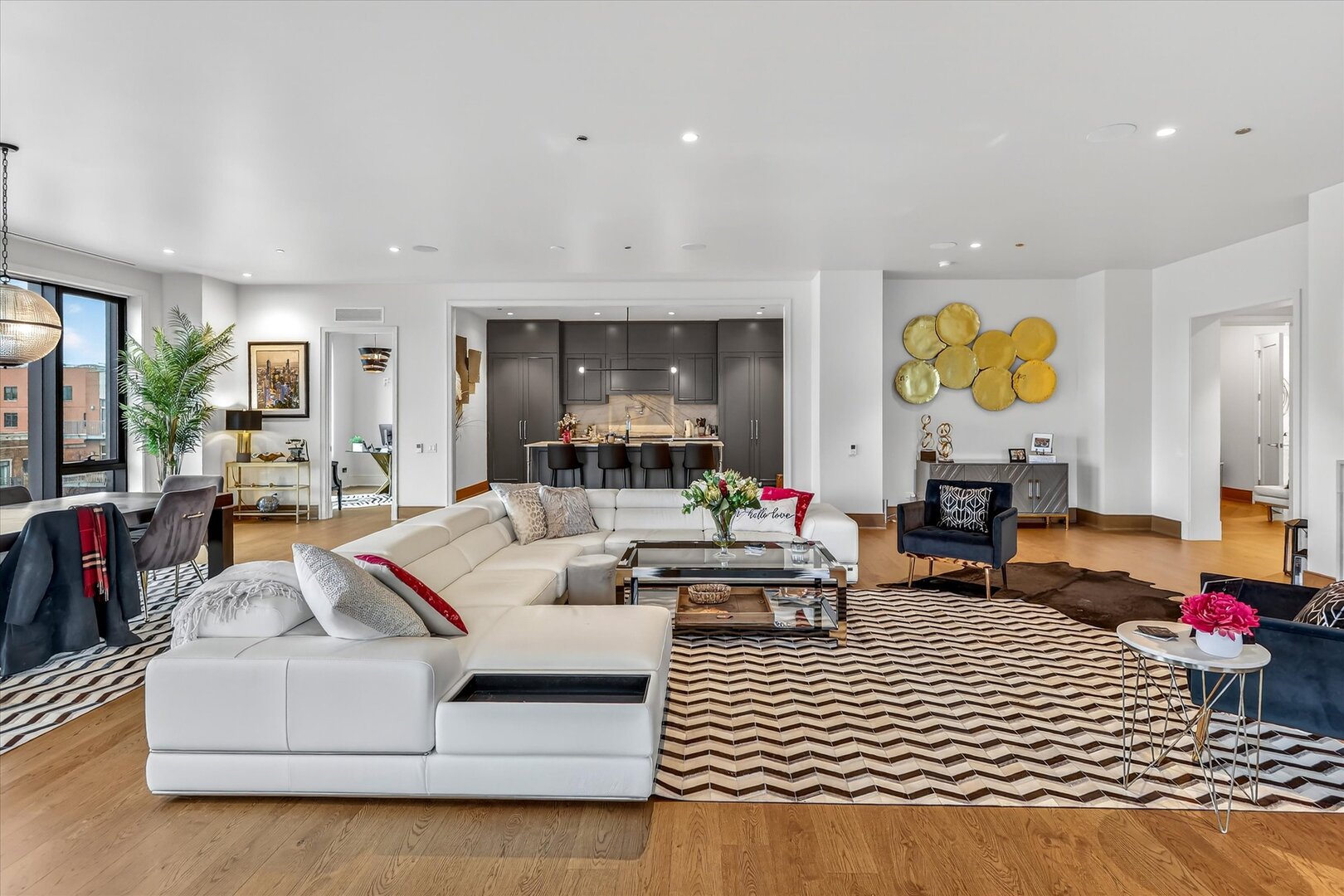 21 N May Street #501, Chicago, IL 60607