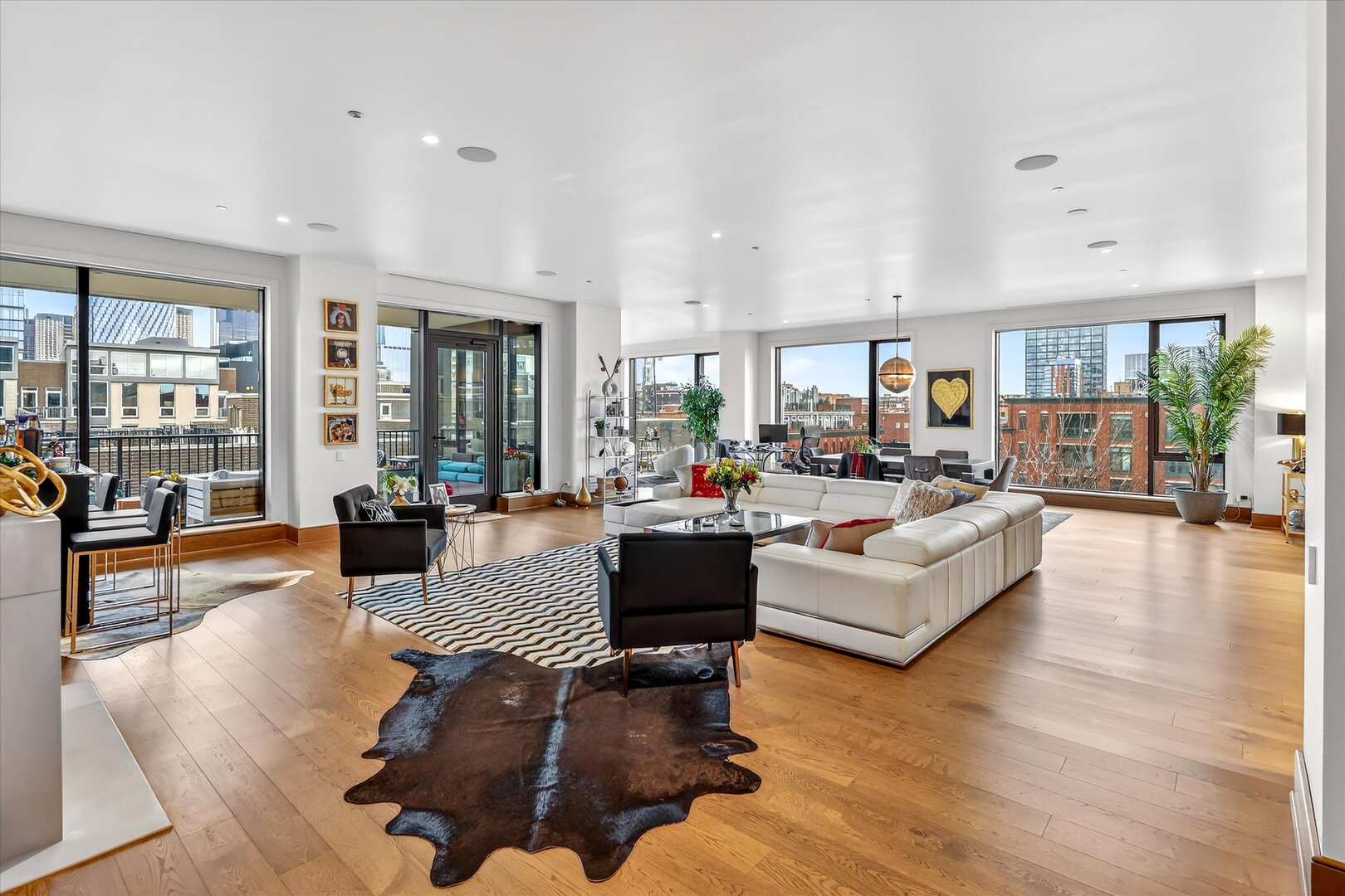 21 N May Street #501, Chicago, IL 60607