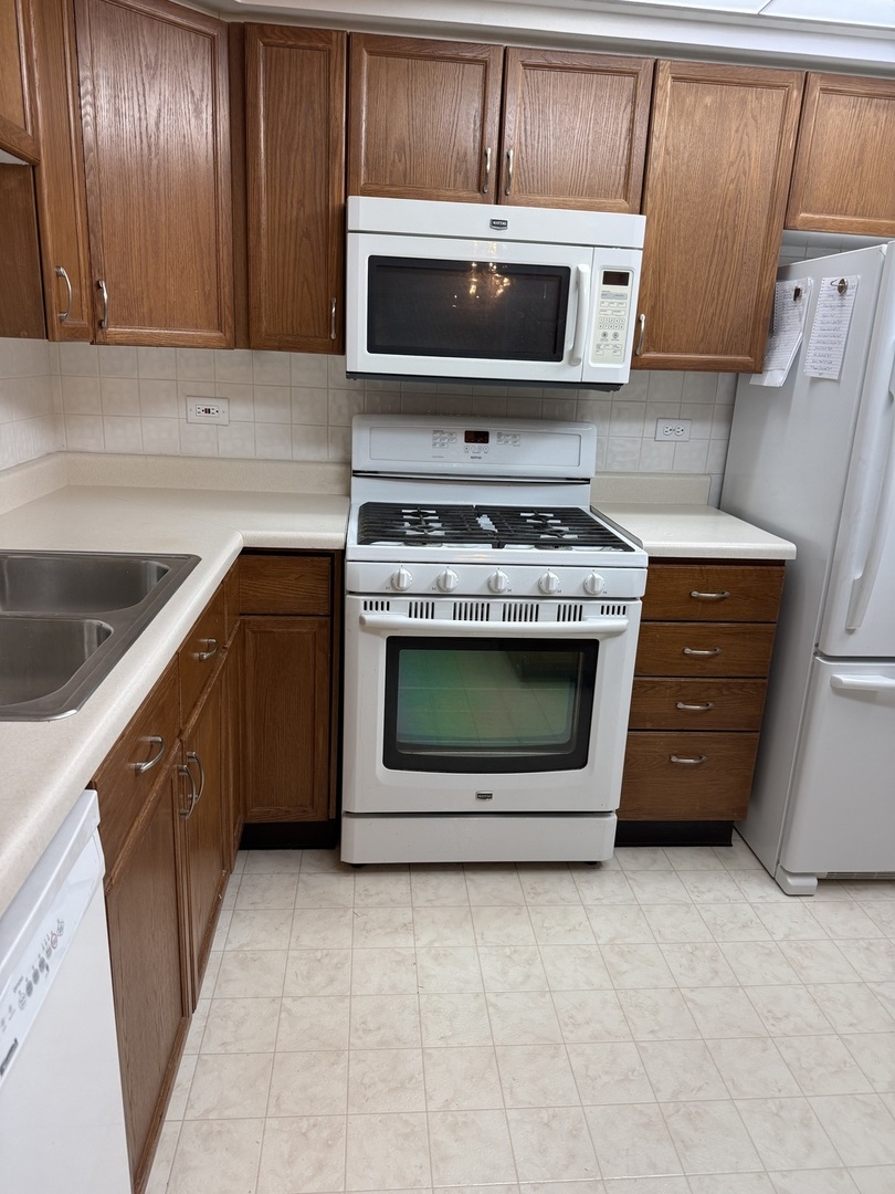 1480 Jefferson Street #203, Des Plaines, IL 60016