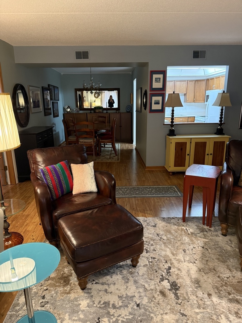 1480 Jefferson Street #203, Des Plaines, IL 60016