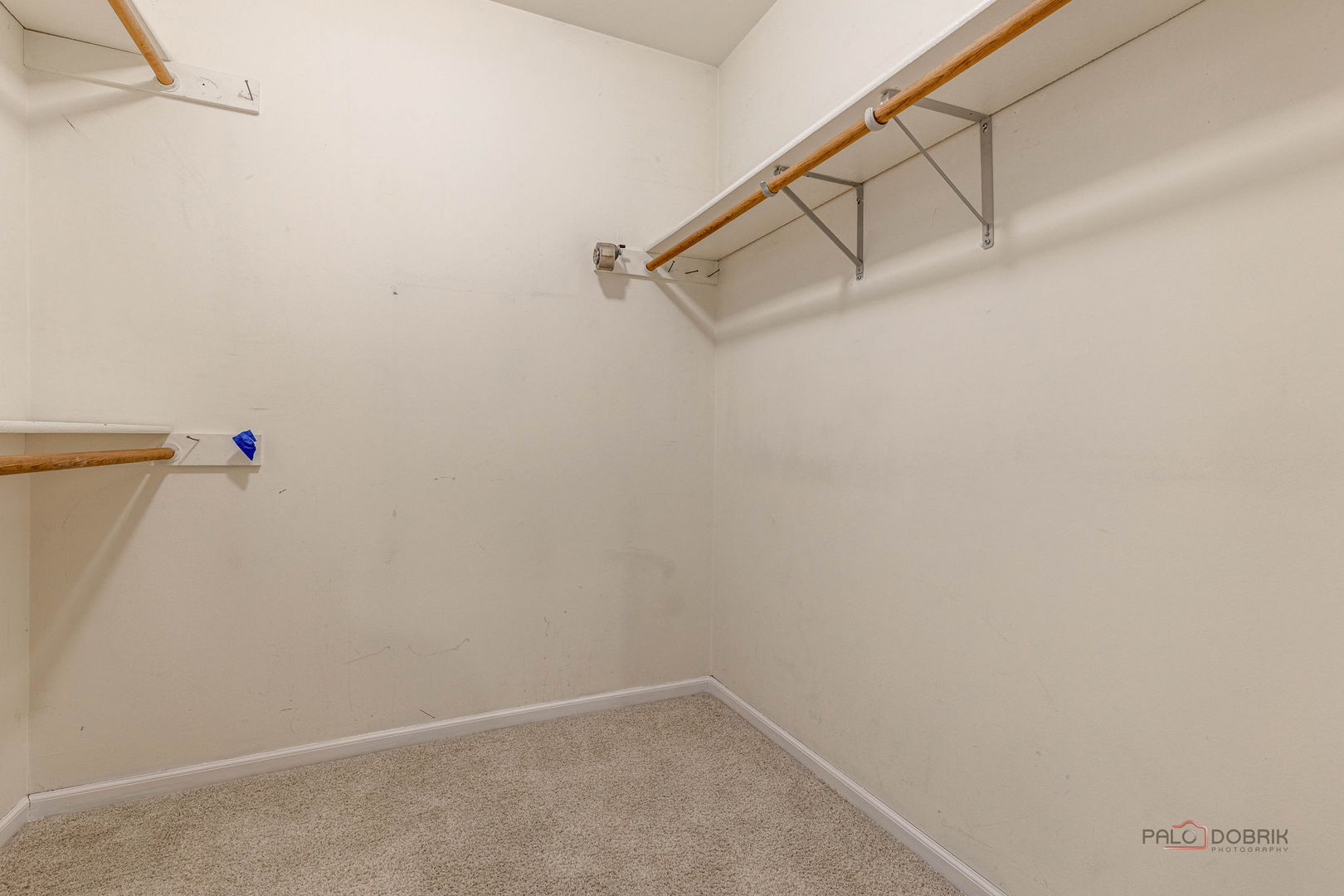 851 Sutton Court, Lincolnshire, IL 60069