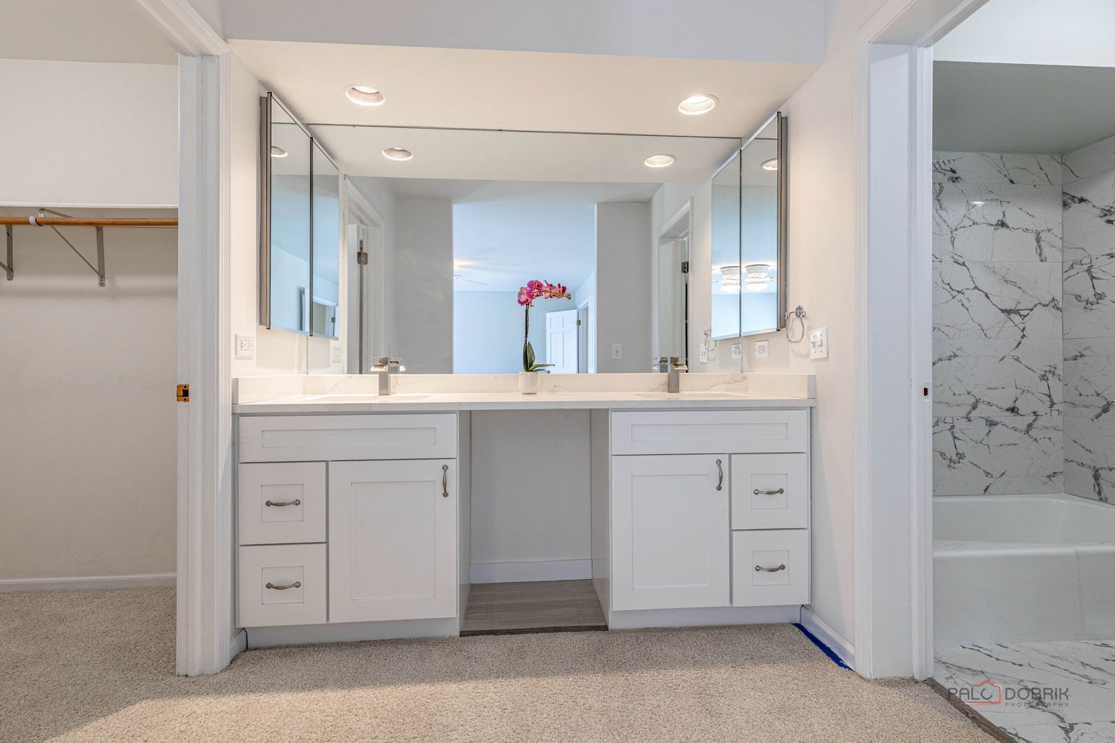 851 Sutton Court, Lincolnshire, IL 60069